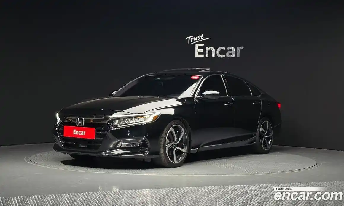 Honda Accord 2018 2.0 Автомат в Москве № 170568, фото 1