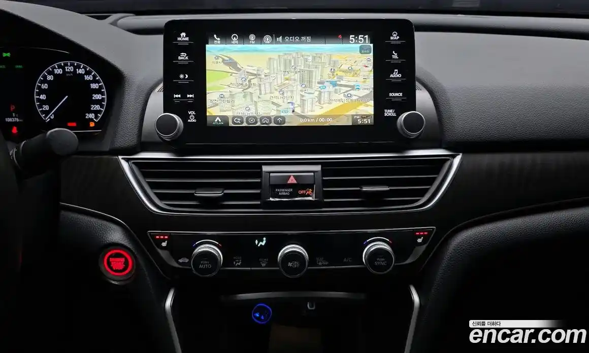 Honda Accord 2018 2.0 Автомат в Москве № 170568, фото 15