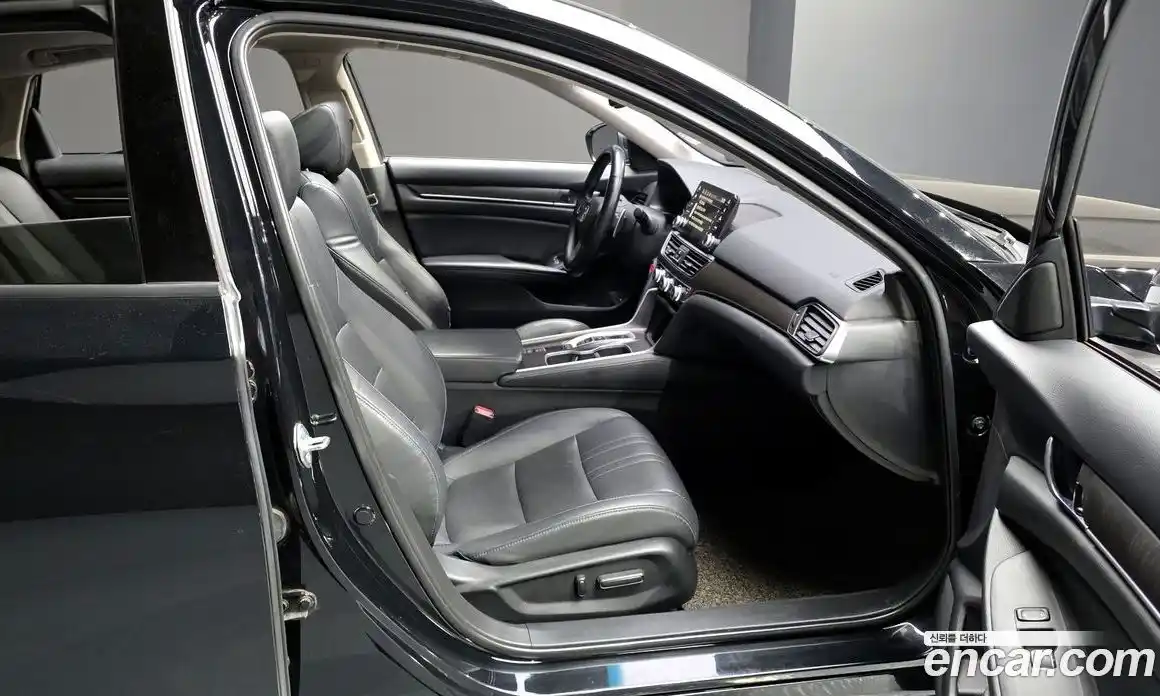 Honda Accord 2018 2.0 Автомат в Москве № 170568, фото 10