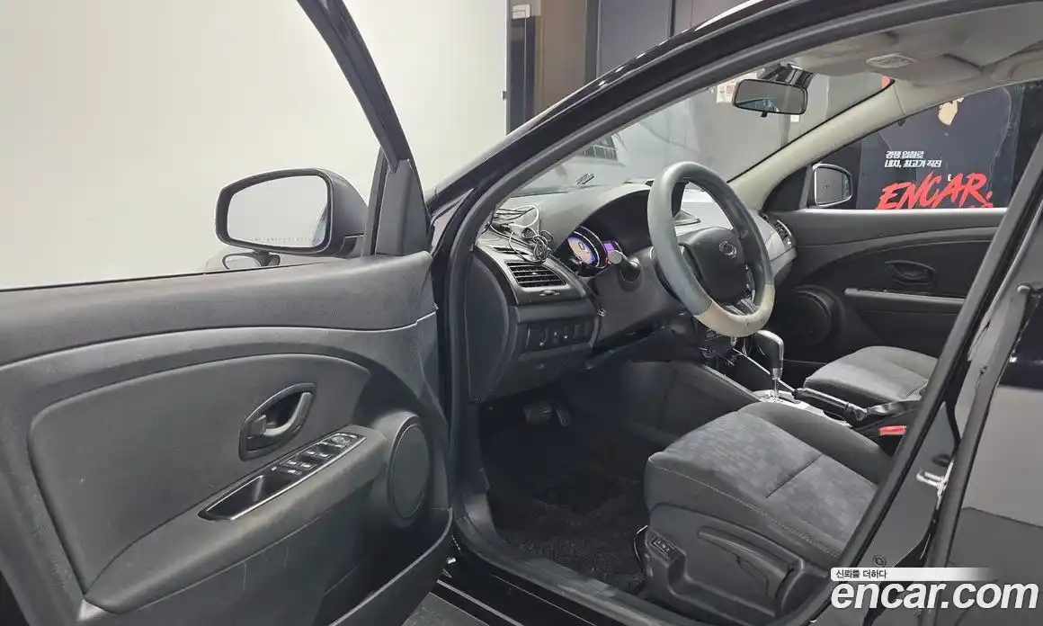 Renault SM3 2015 1.6 Автомат в Москве № 182721, фото 20