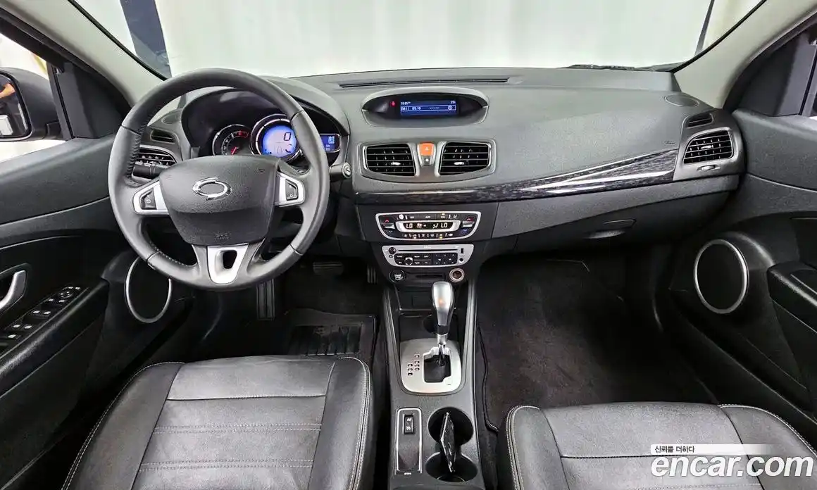 Renault SM3 2015 1.6 Автомат в Москве № 182762, фото 1