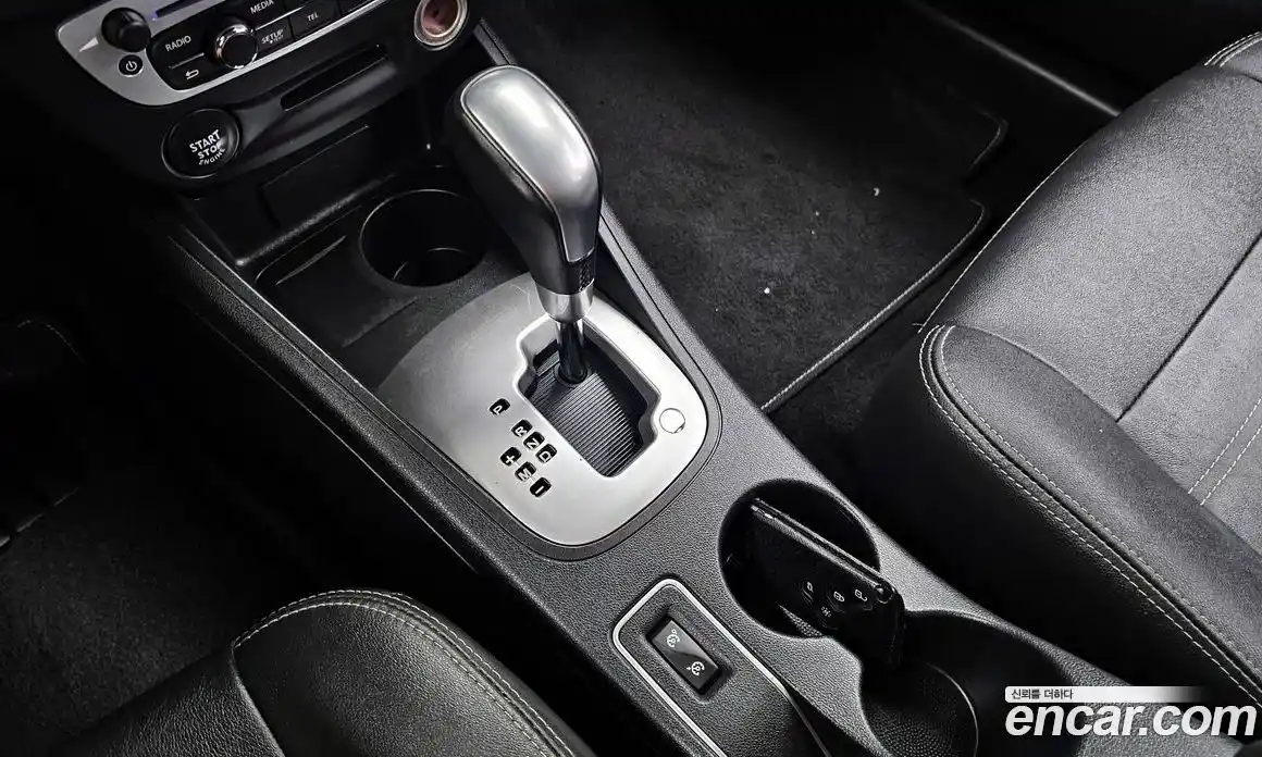 Renault SM3 2015 1.6 Автомат в Москве № 182762, фото 14