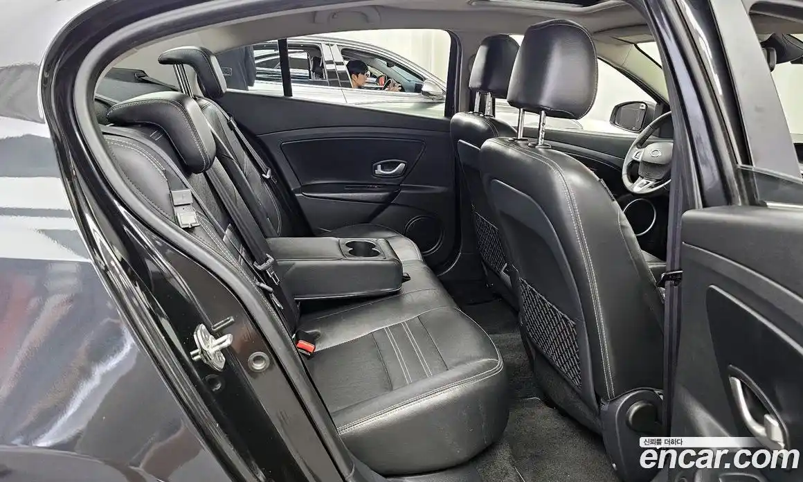 Renault SM3 2015 1.6 Автомат в Москве № 182762, фото 10