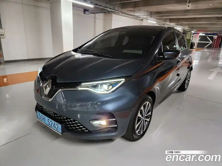 Renault Zoe 2021 Автомат в Москве № 185478, фото 3