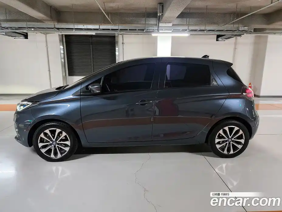 Renault Zoe 2021 Автомат в Москве № 185478, фото 4