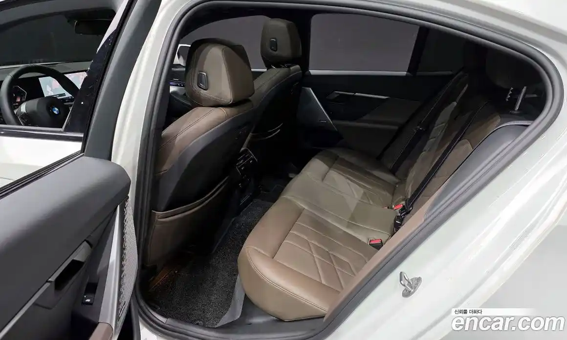 BMW 5-Series 2025 2.0 Автомат в Москве № 187116, фото 16