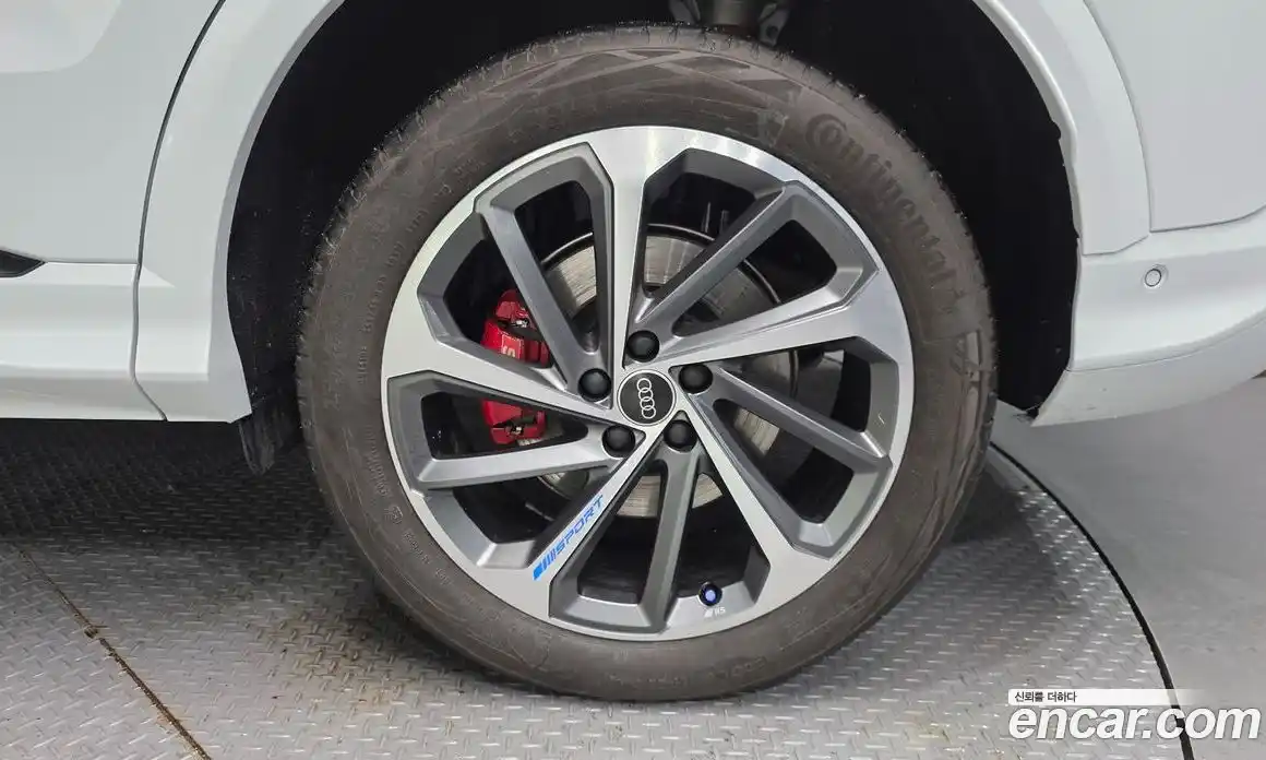 Audi Q5 2025 2.0 Автомат в Москве № 195921, фото 9