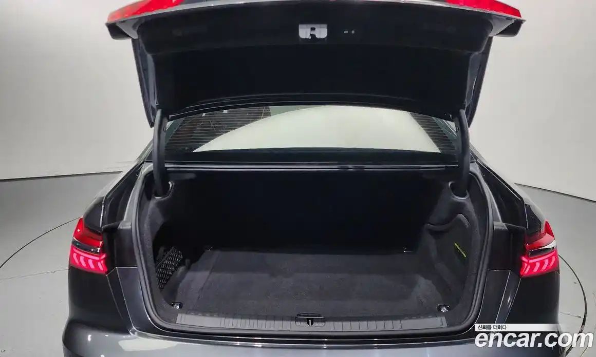 Audi A6 2023 2.0 Автомат в Москве № 196166, фото 12