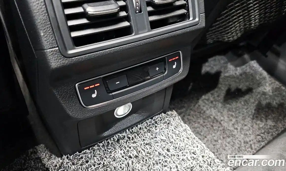 Audi SQ5 2020 3.0 Автомат в Москве № 196341, фото 12