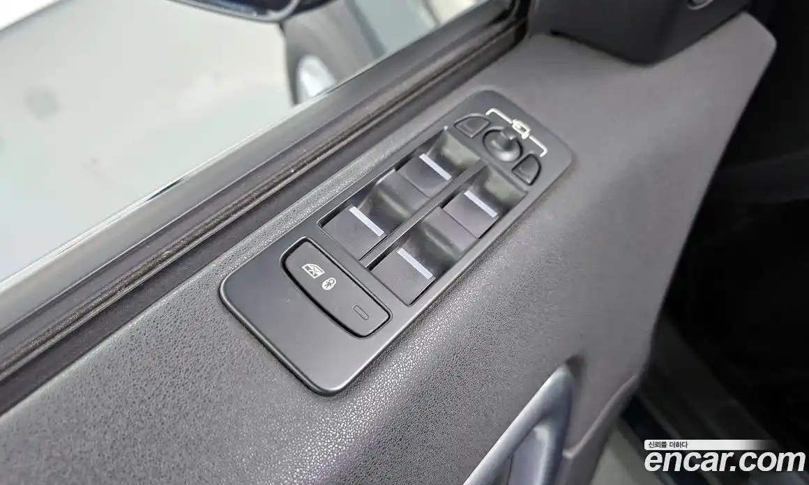 Land Rover Discovery Sport 2017 2.0 Автомат в Москве № 198293, фото 17