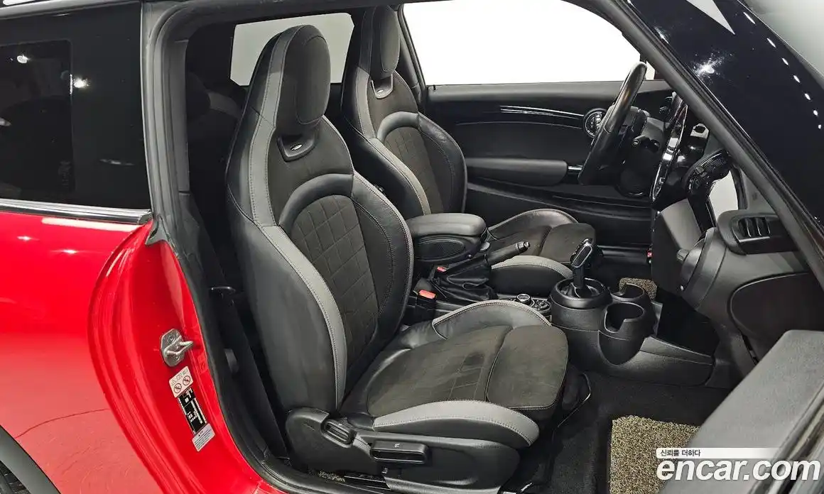 Mini Cooper 2022 2.0 Автомат в Москве № 198498, фото 13