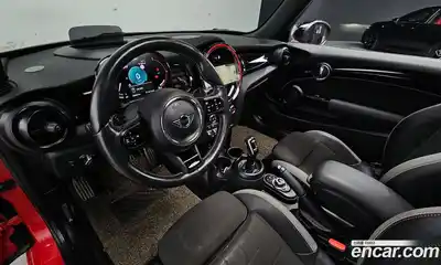 Mini Cooper 2022 2.0 Автомат в Москве № 198498, миниатюра 3