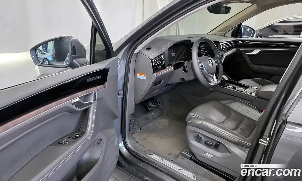 Volkswagen Touareg 2020 3.0 Автомат в Москве № 199186, фото 10