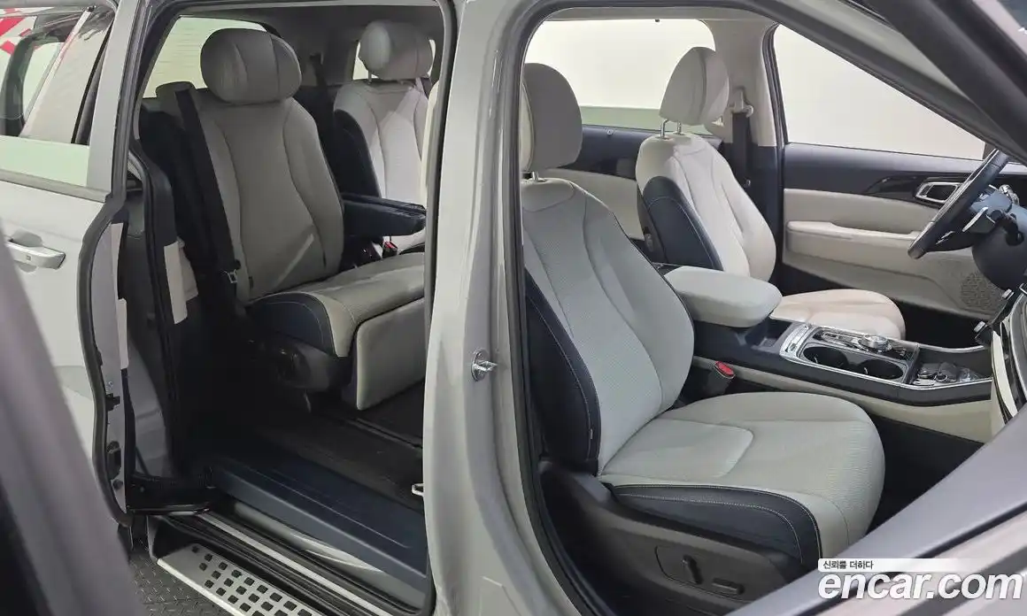 Kia Canival 2024 1.6 Автомат в Москве № 20738, фото 9