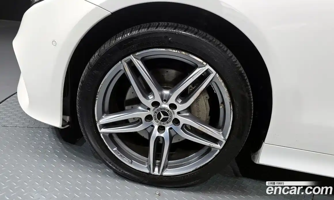 Mercedes-Benz E-Class 2018 1.9 Автомат в Москве № 212129, фото 20