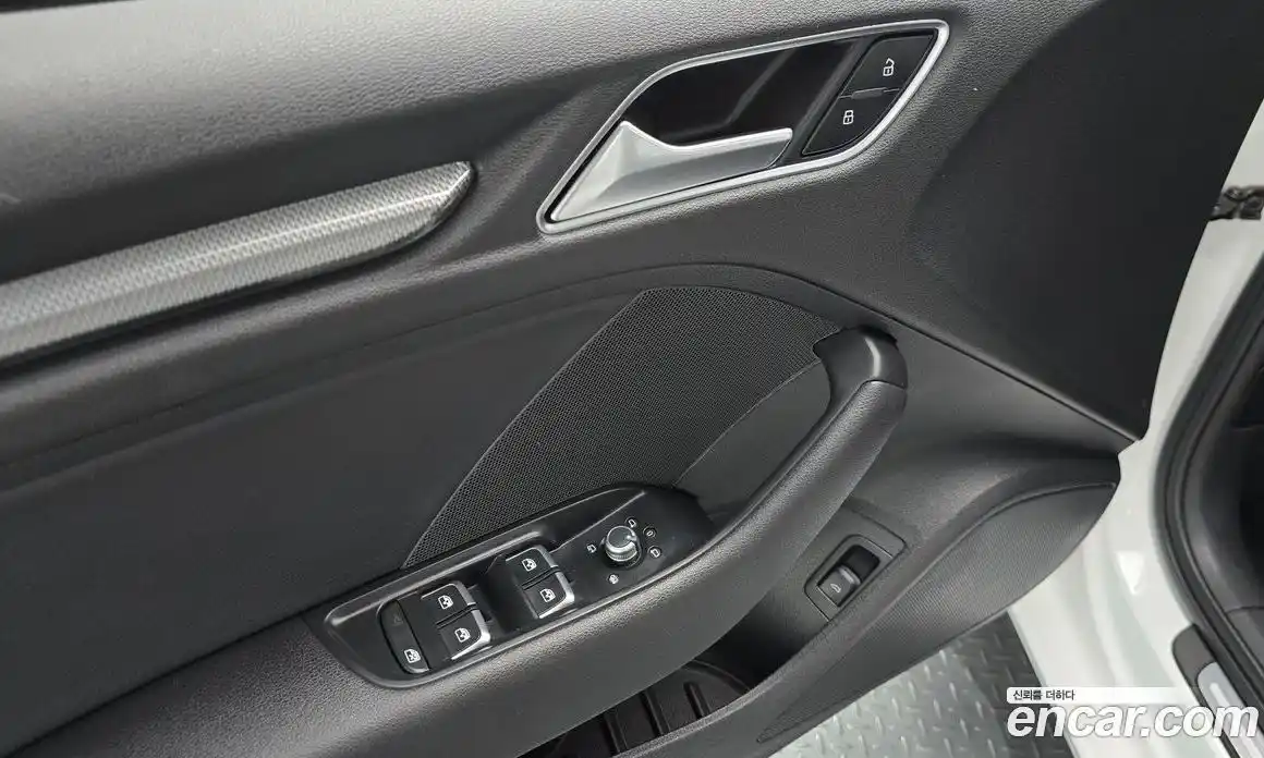 Audi A3 2018 2.0 Автомат в Москве № 212358, фото 14