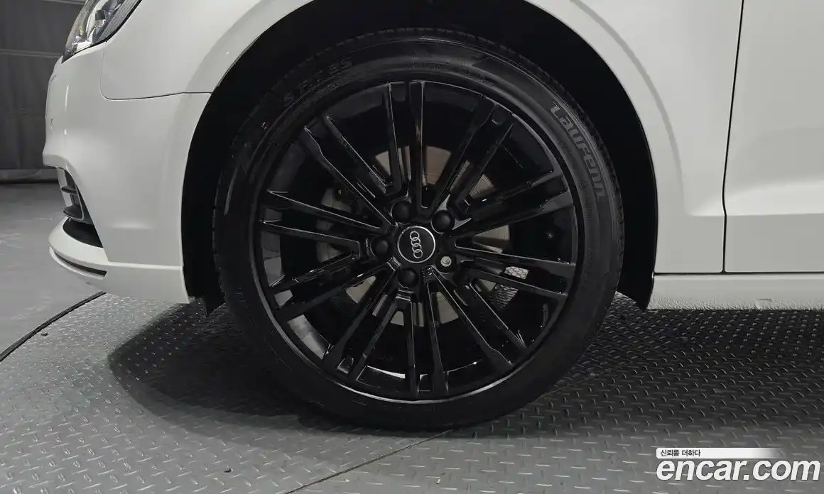 Audi A3 2018 2.0 Автомат в Москве № 212358, фото 16