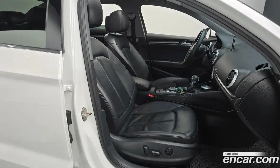 Audi A3 2018 2.0 Автомат в Москве № 212358, фото 8