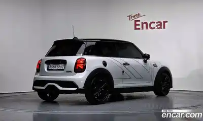 Mini Cooper 2024 2.0 Автомат в Москве № 214046, миниатюра 2
