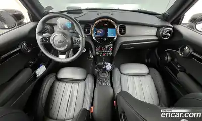 Mini Cooper 2024 2.0 Автомат в Москве № 214046, миниатюра 7
