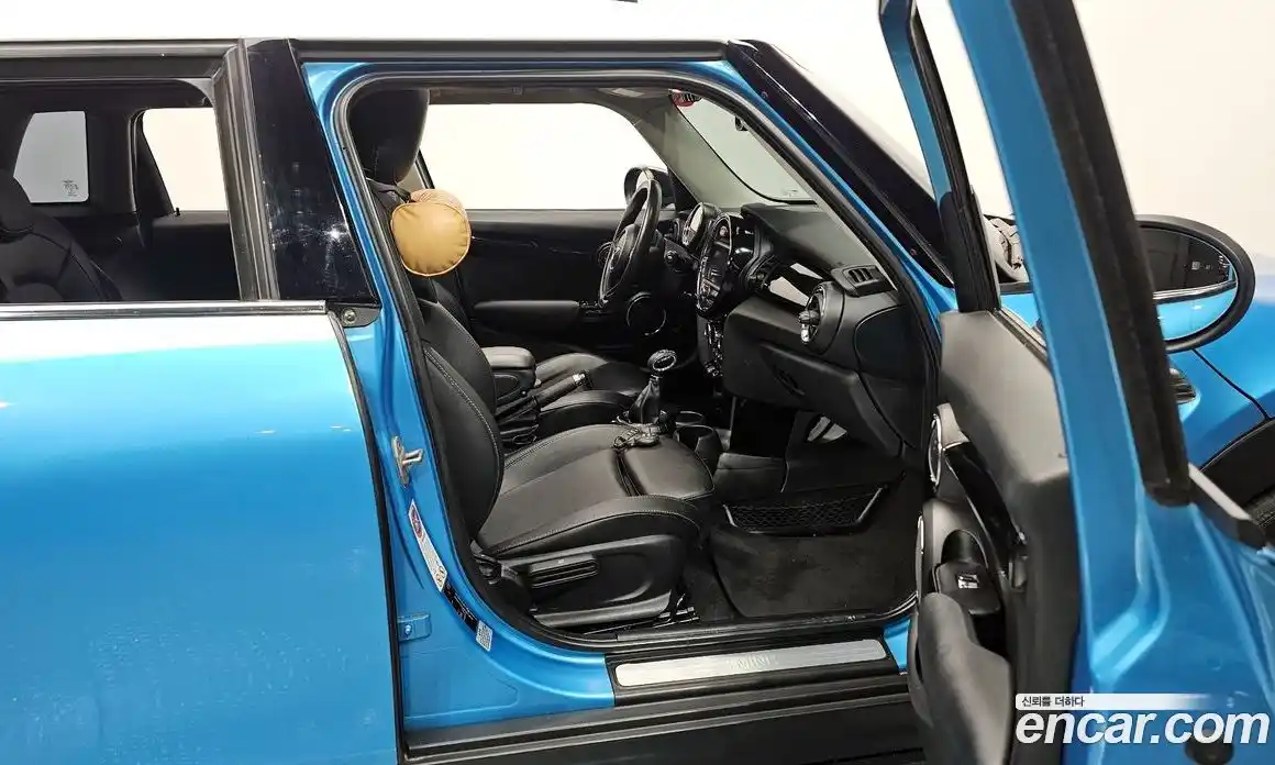 Mini Cooper 2015 1.5 Автомат в Москве № 214347, фото 11