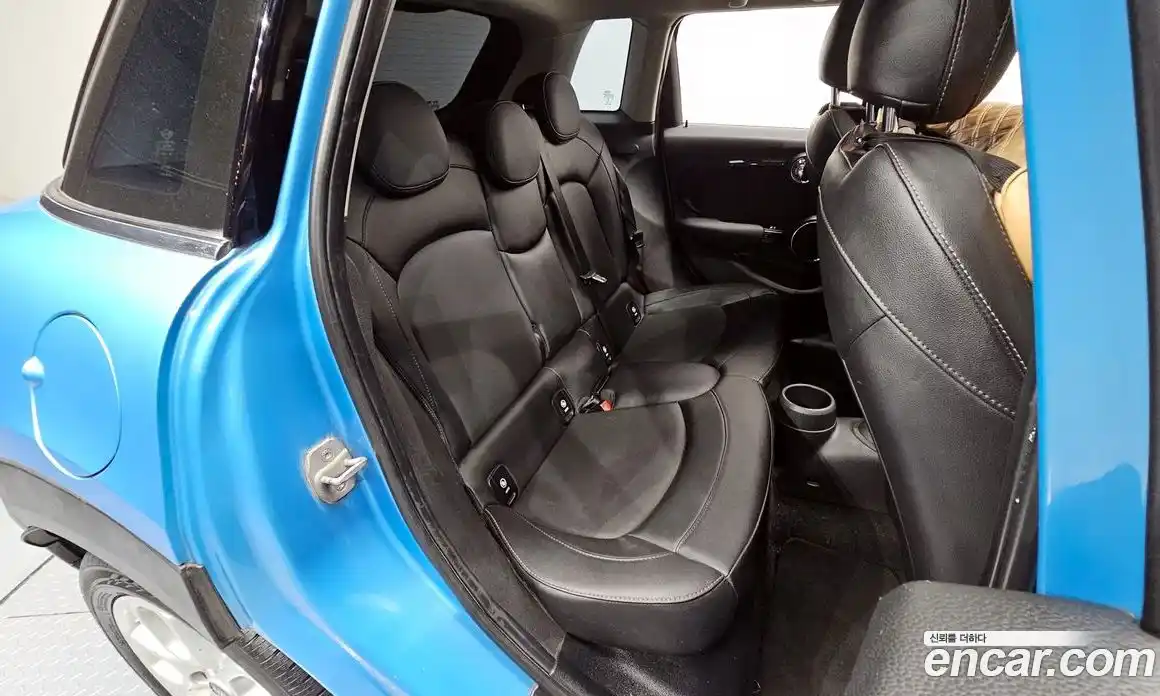 Mini Cooper 2015 1.5 Автомат в Москве № 214347, фото 12