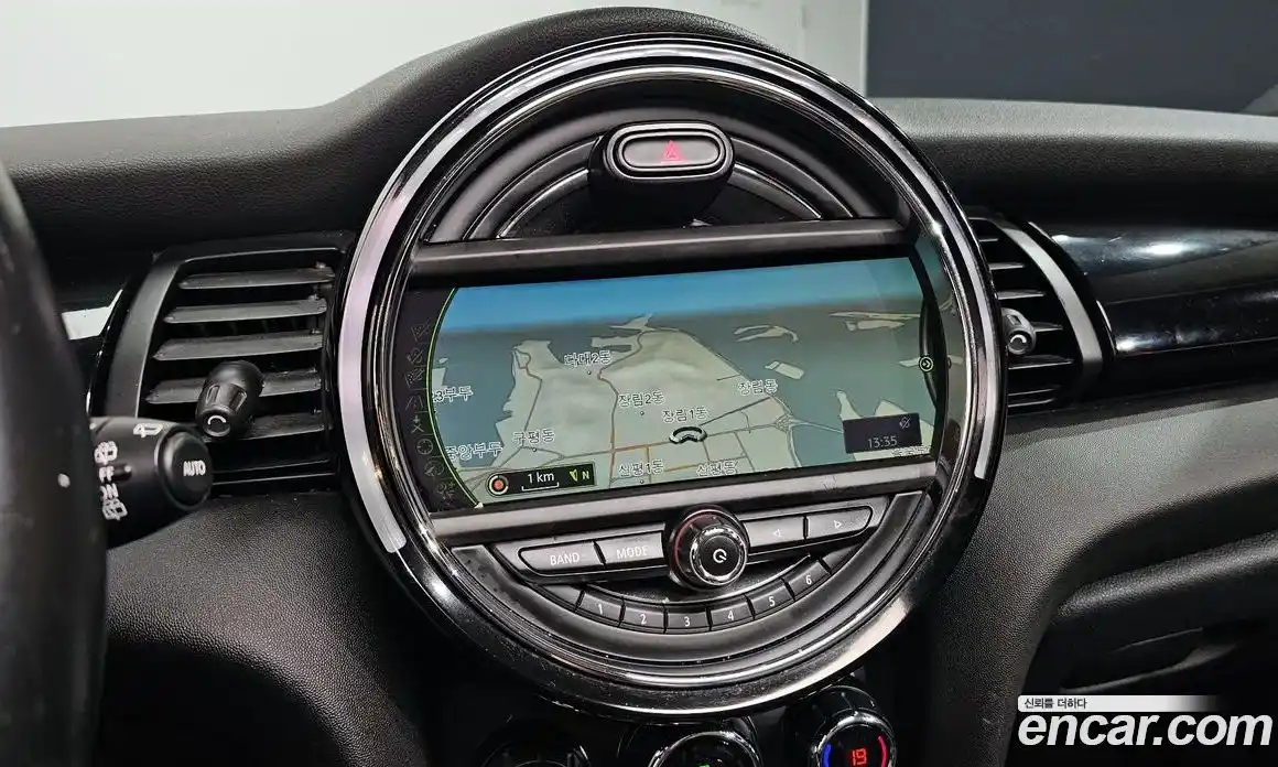 Mini Cooper 2015 1.5 Автомат в Москве № 214347, фото 14