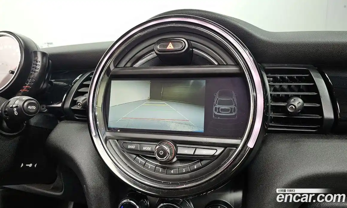 Mini Cooper 2015 1.5 Автомат в Москве № 214347, фото 16