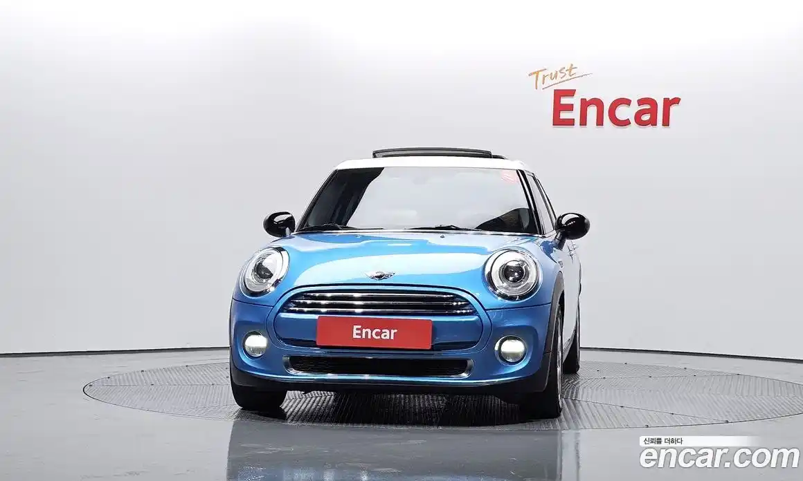 Mini Cooper 2015 1.5 Автомат в Москве № 214347, фото 3