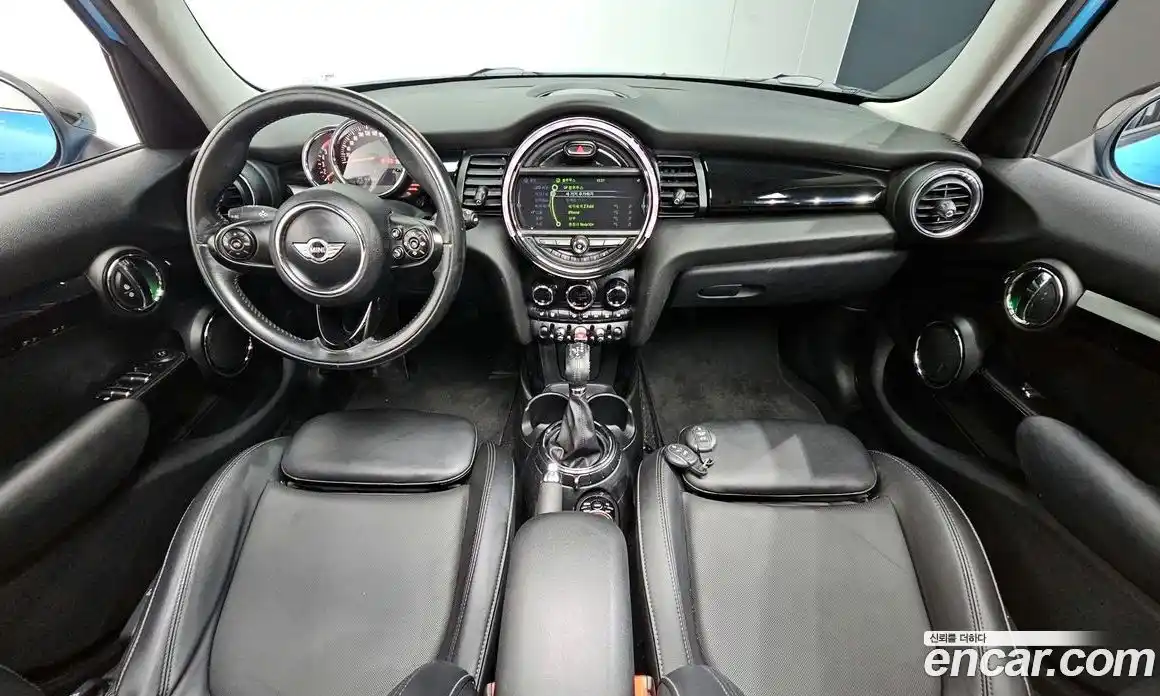 Mini Cooper 2015 1.5 Автомат в Москве № 214347, фото 7