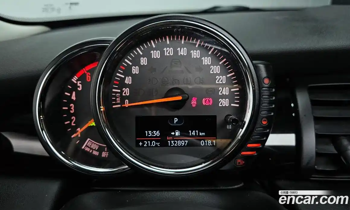 Mini Cooper 2015 1.5 Автомат в Москве № 214347, фото 8