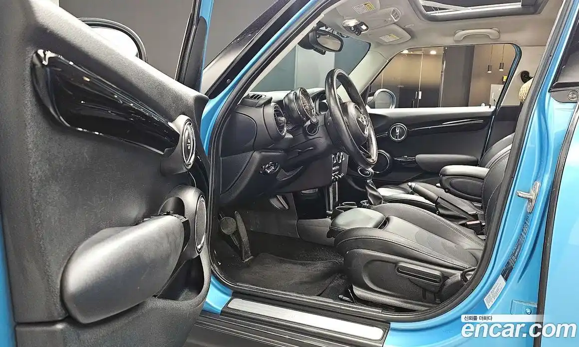 Mini Cooper 2015 1.5 Автомат в Москве № 214347, фото 10