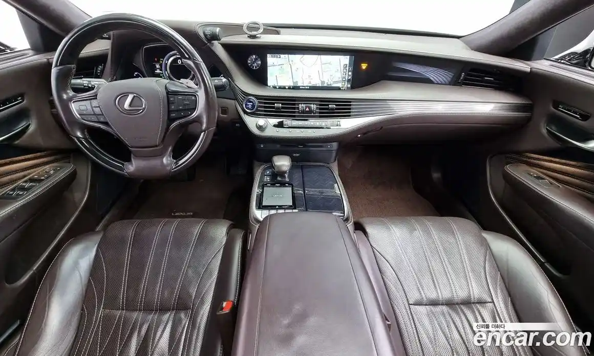 Lexus LS 2018 3.5 Автомат в Москве № 214708, фото 19