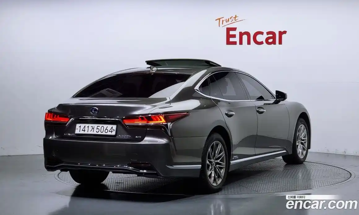 Lexus LS 2018 3.5 Автомат в Москве № 214708, фото 20