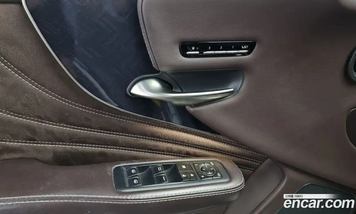 Lexus LS 2018 3.5 Автомат в Москве № 214708, фото 6