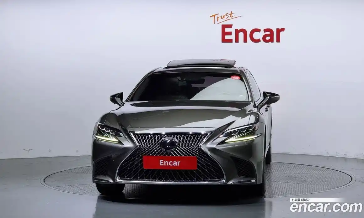 Lexus LS 2018 3.5 Автомат в Москве № 214708, фото 7