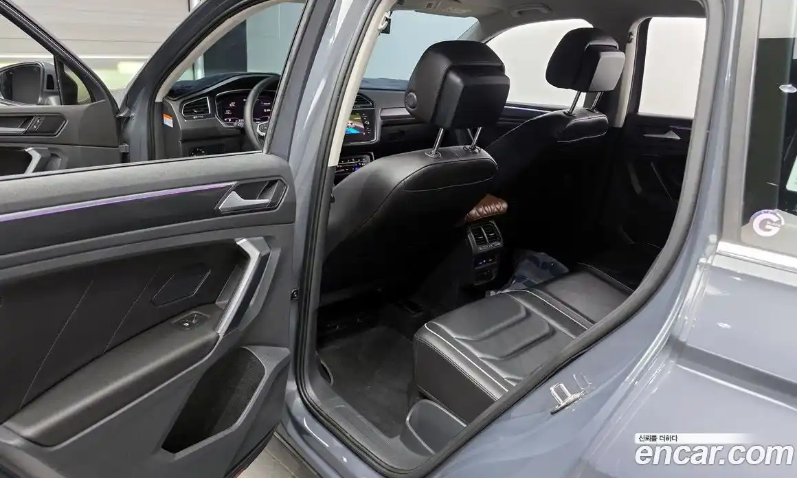 Volkswagen Tiguan 2021 2.0 Автомат в Москве № 215112, фото 13