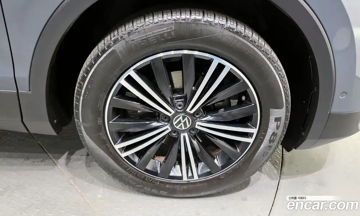 Volkswagen Tiguan 2021 2.0 Автомат в Москве № 215112, фото 17