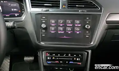 Volkswagen Tiguan 2021 2.0 Автомат в Москве № 215112, миниатюра 6