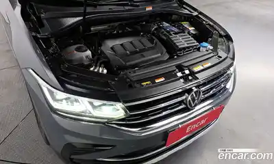 Volkswagen Tiguan 2021 2.0 Автомат в Москве № 215112, миниатюра 7