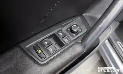 Volkswagen Tiguan 2021 2.0 Автомат в Москве № 215112, миниатюра 9