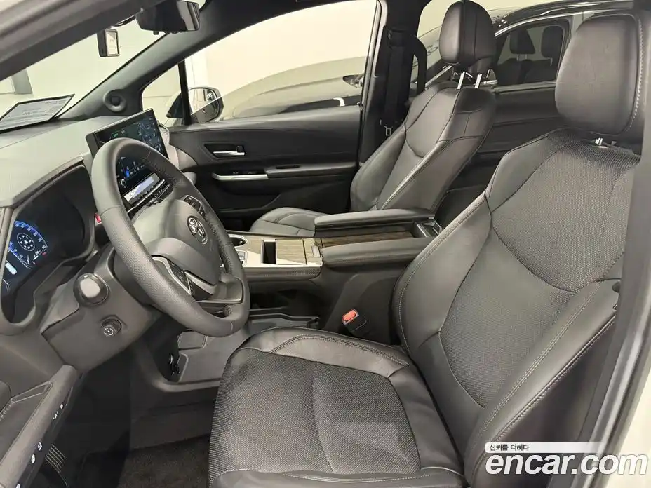 Toyota Sienna 2025 2.5 Вариатор в Москве № 215578, фото 11