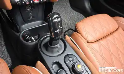 Mini Cooper Convertible 2022 2.0 Автомат в Москве № 222439, миниатюра 7