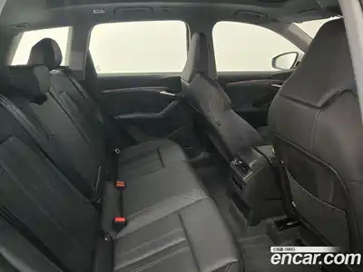 Audi Q6 e-tron 2025 0.2 Автомат в Москве № 230289, миниатюра 11