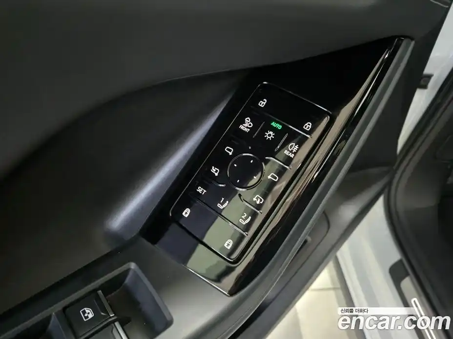 Audi Q6 e-tron 2025 0.2 Автомат в Москве № 230289, фото 16