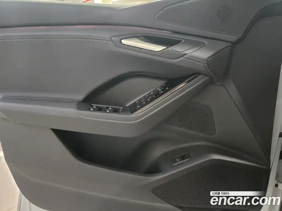 Audi Q6 e-tron 2025 0.2 Автомат в Москве № 230289, фото 17