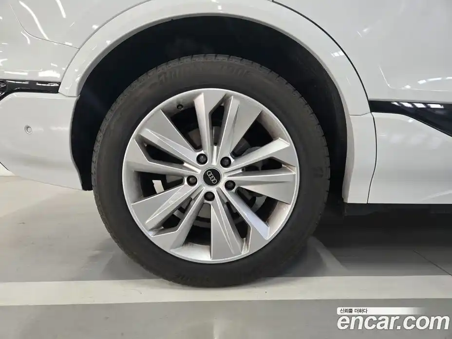 Audi Q6 e-tron 2025 0.2 Автомат в Москве № 230289, фото 5