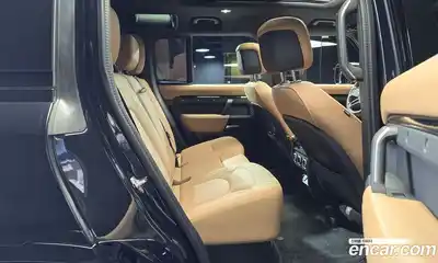 Land Rover Defender, 2025