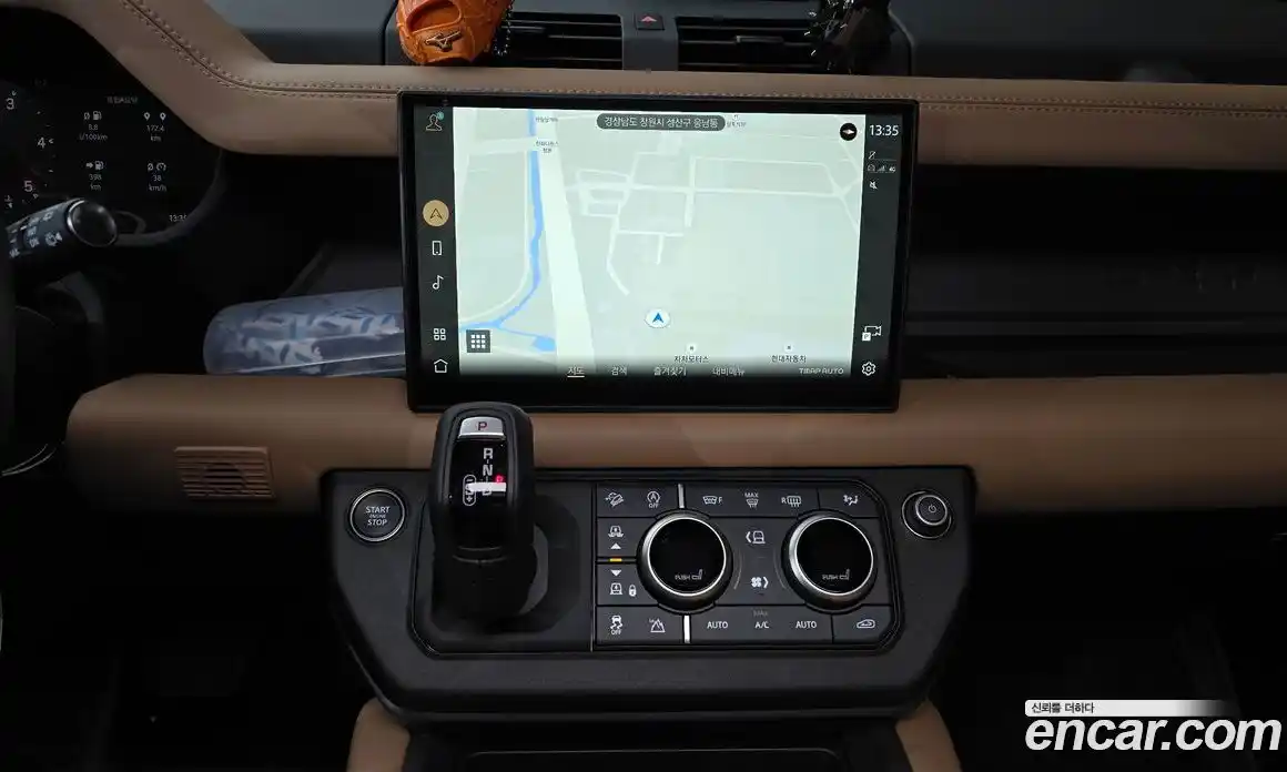 Land Rover Defender 2025 3.0 Автомат в Москве № 231115, фото 9