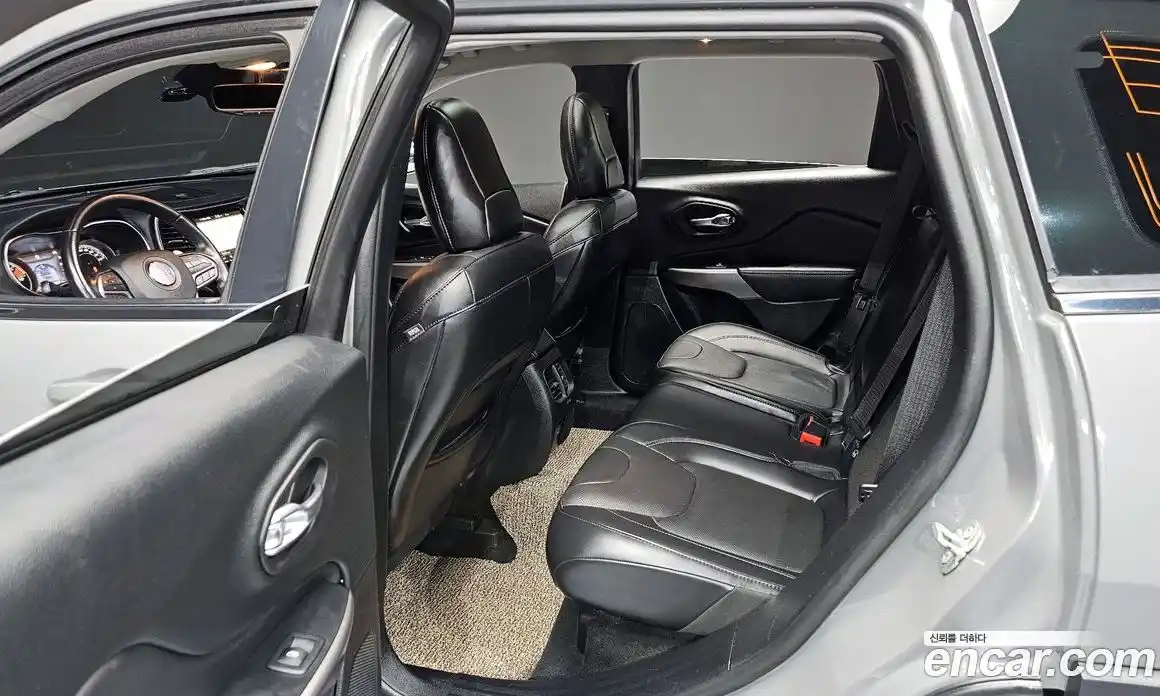 Jeep Cherokee 2021 2.4 Автомат в Москве № 232605, фото 11